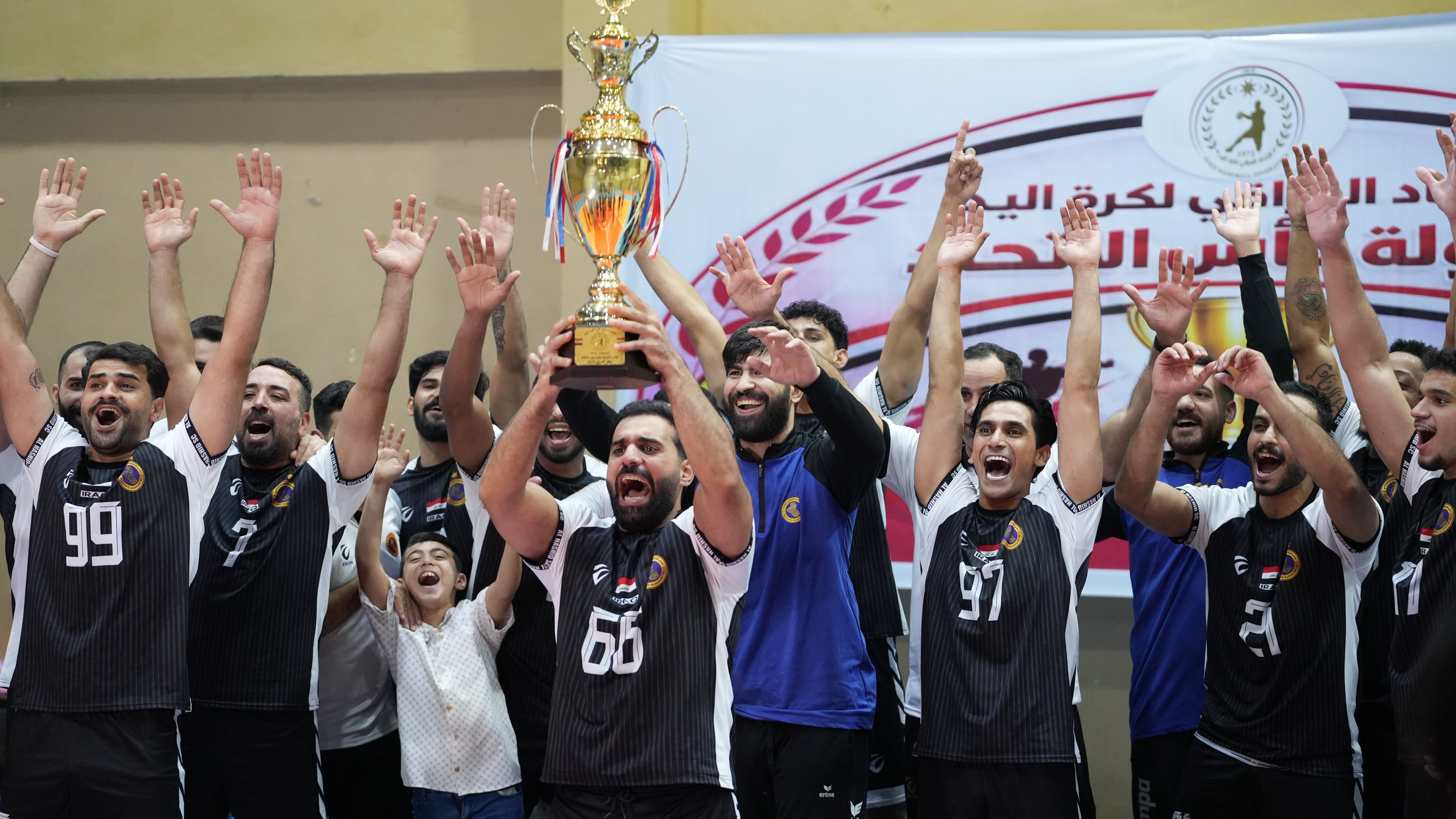 انتصار جديد ولقب جديد .. الحشد الشعبي يتوج بكأس الاتحاد لكرة اليد بعد انتصاره على الجيش - صورة 2