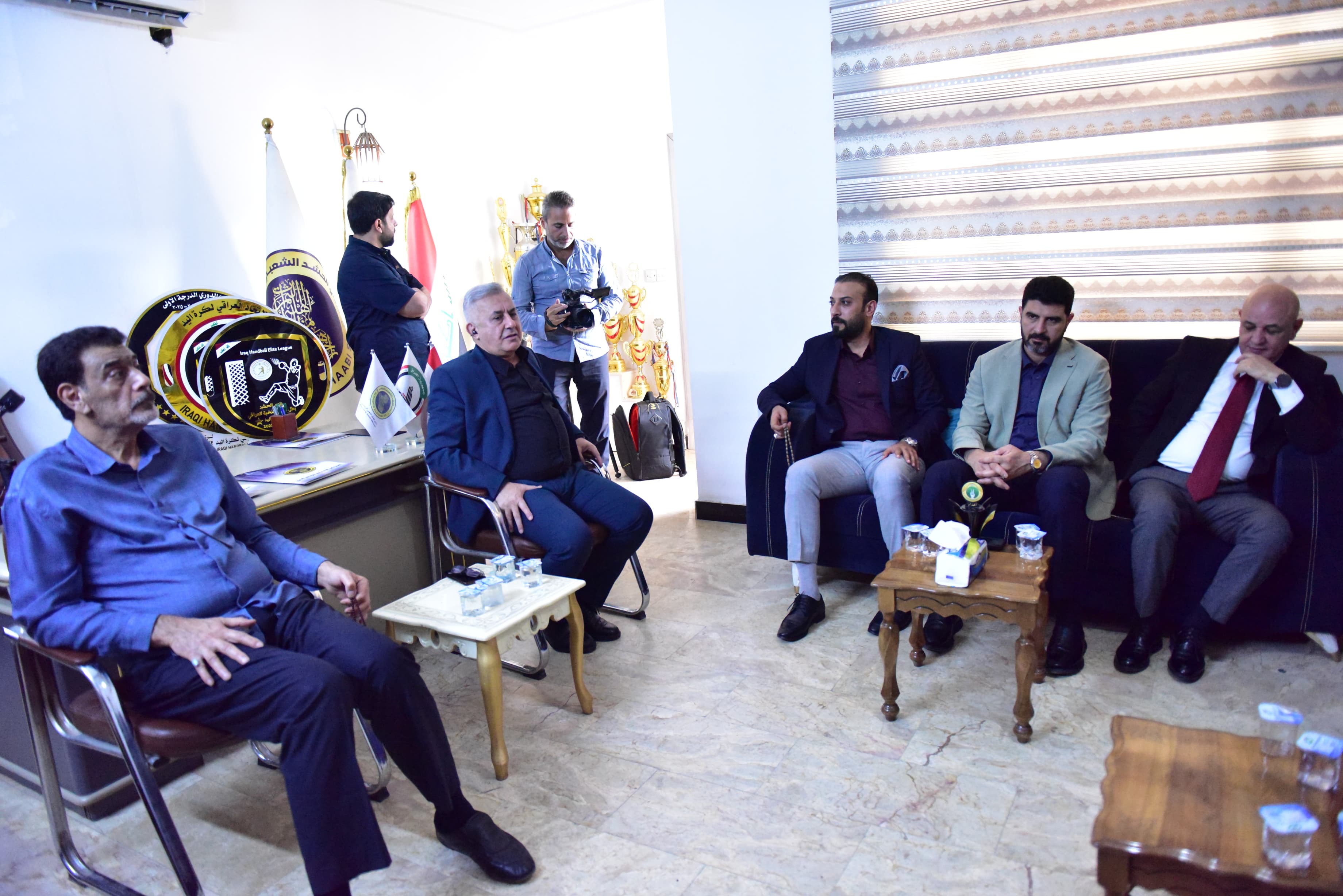 بأجواء ديمقراطية وودية.. الهيئة الإدارية المؤقتة لنادي الحشد الشعبي الرياضي تتسلم مهام عملها - صورة 11