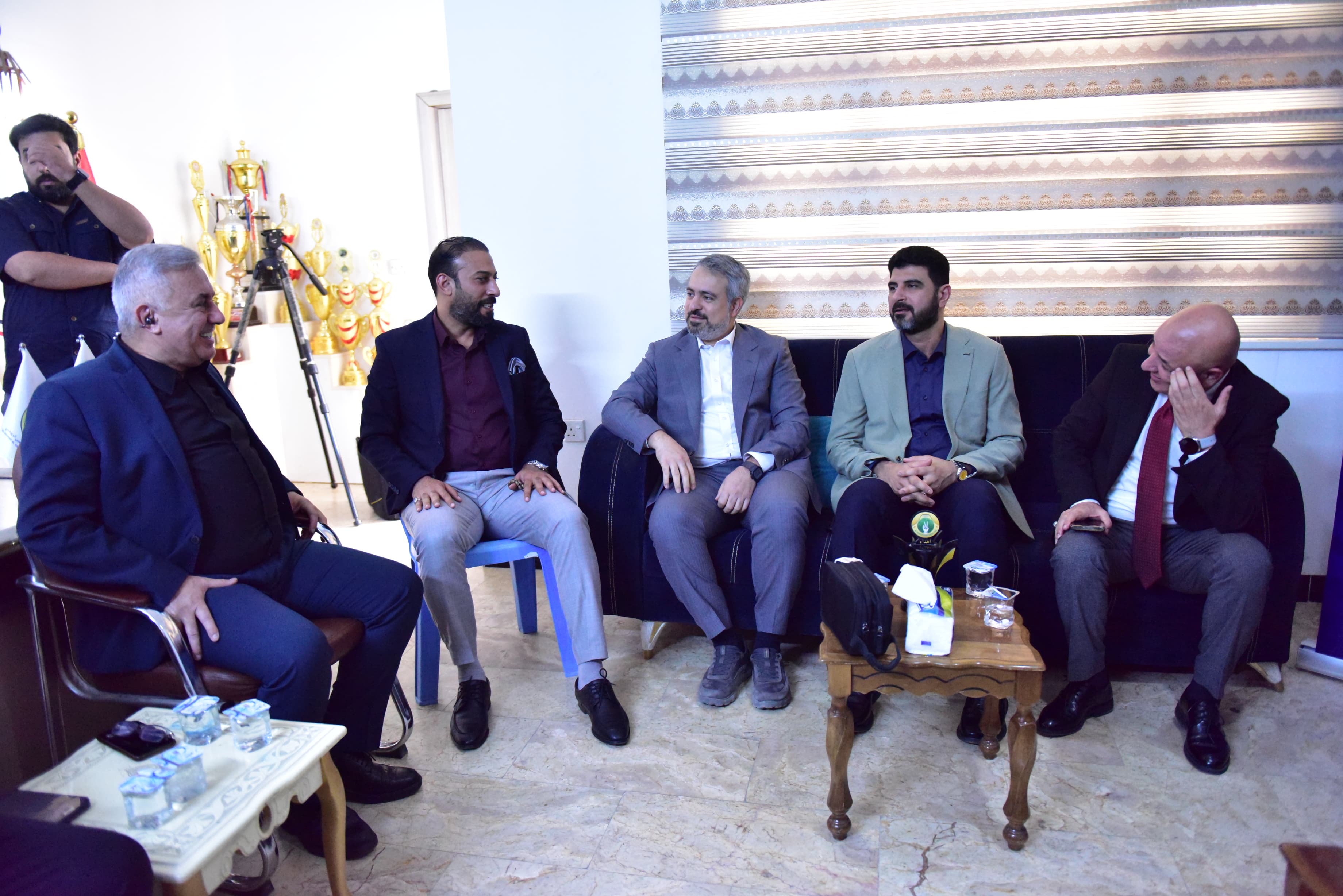 بأجواء ديمقراطية وودية.. الهيئة الإدارية المؤقتة لنادي الحشد الشعبي الرياضي تتسلم مهام عملها - صورة 17