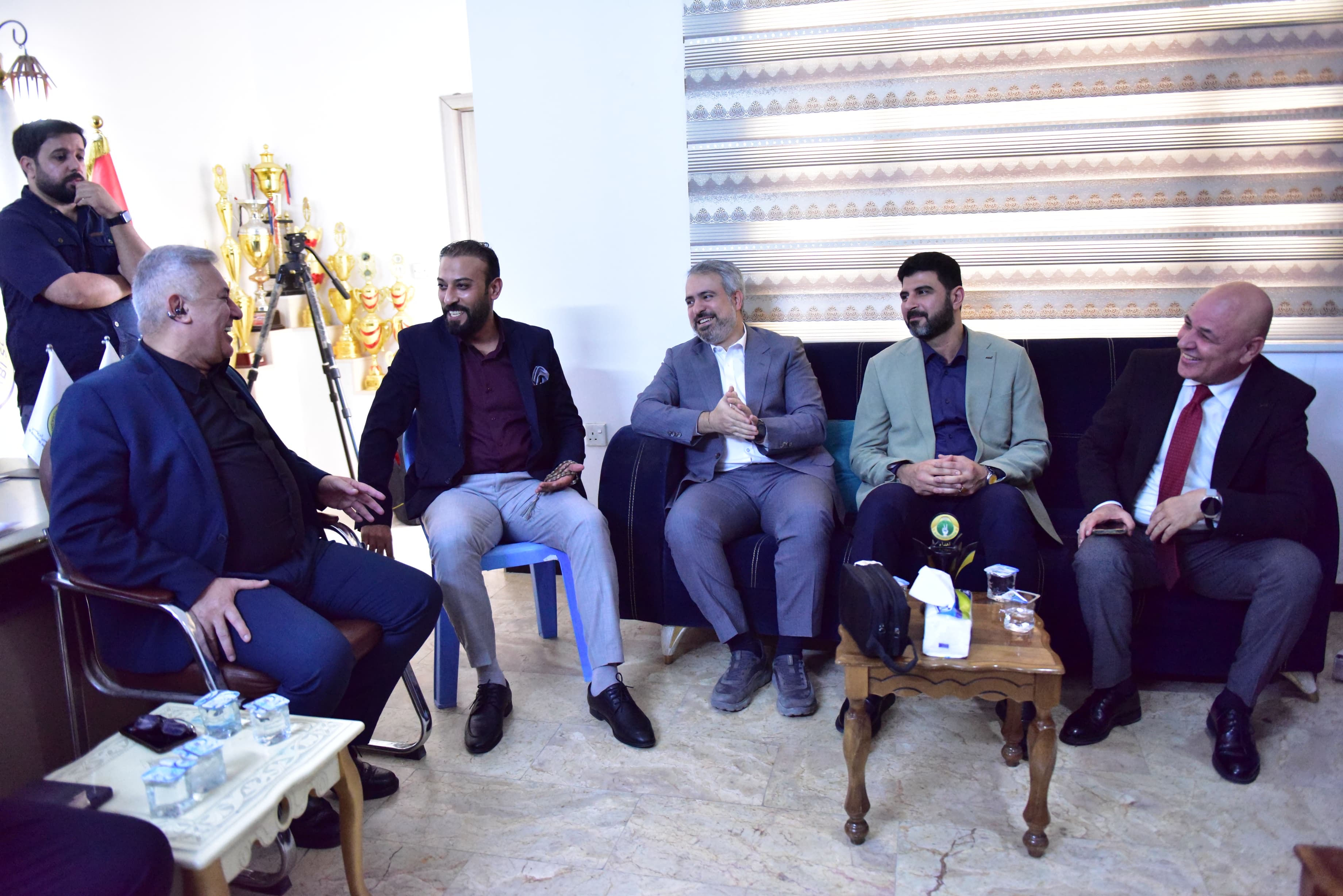 بأجواء ديمقراطية وودية.. الهيئة الإدارية المؤقتة لنادي الحشد الشعبي الرياضي تتسلم مهام عملها - صورة 18