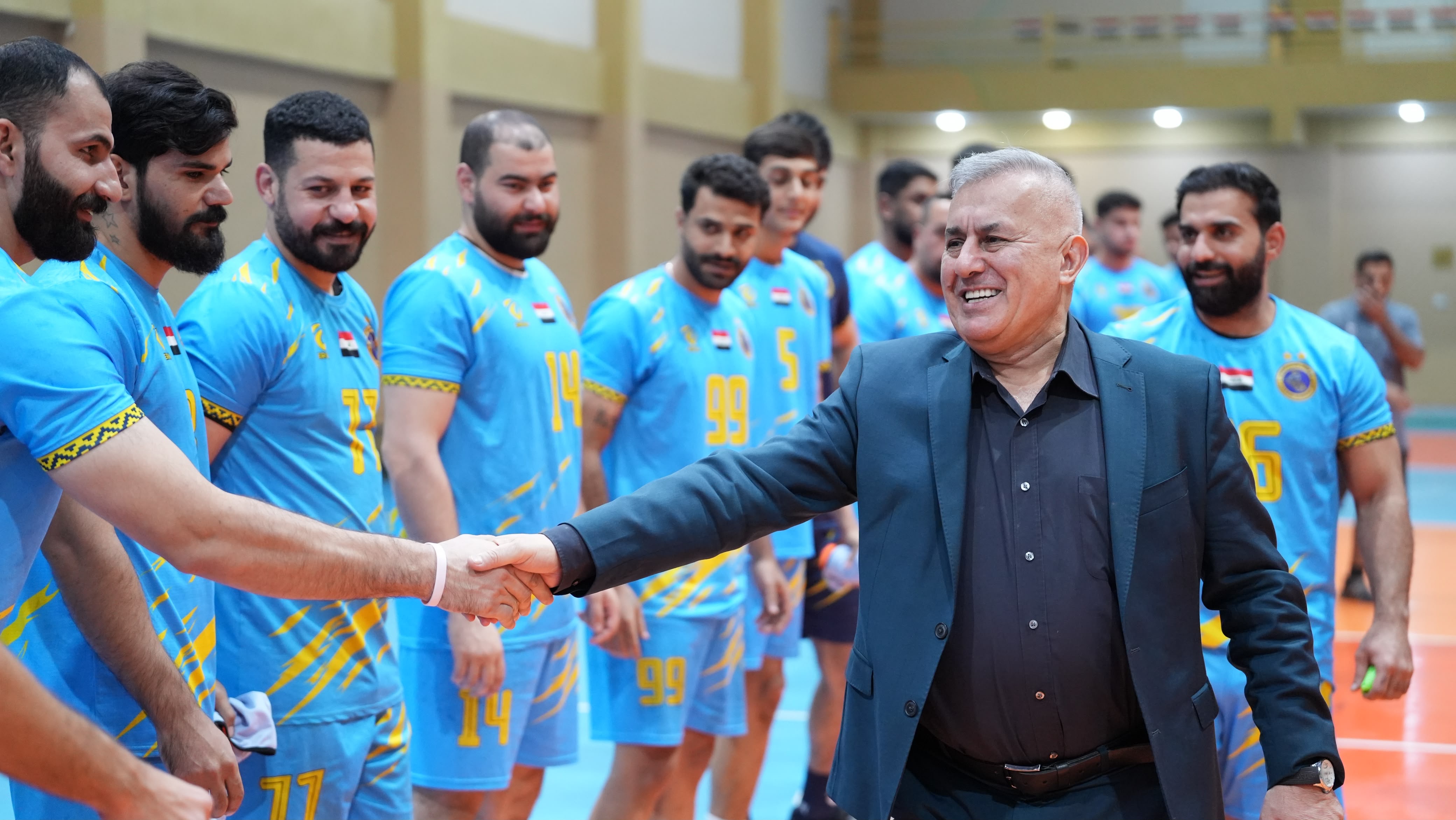 بنيان يحضر الوحدة التدريبية لفريق اليد ويتابع تحضيرات انطلاق الدوري - صورة 1