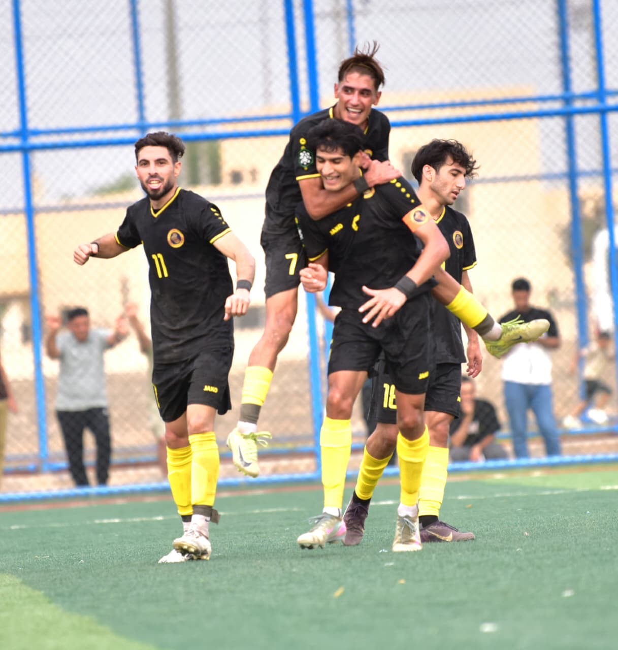 بحضور الهيئة الإدارية المؤقتة .. الحشد الشعبي يعود بثنائية نظيفة وثلاث نقاط من خارج الديار - صورة 15